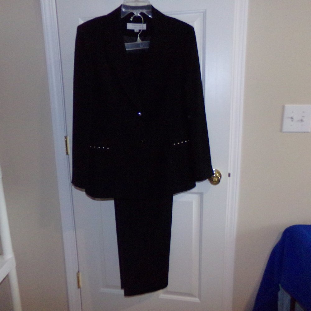 Black Pant Suit, Tahari, Size 10